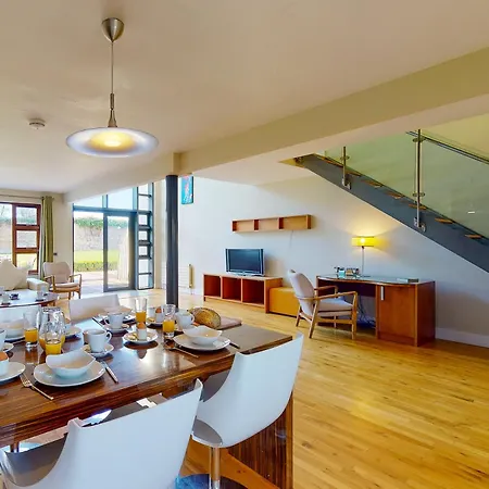 3 Bed By Trident Homes * Каслмартир