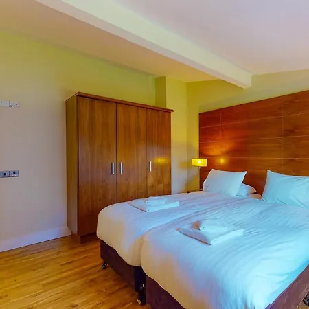 בית נופש 3 Bed By Trident Homes קאסלמרטיר