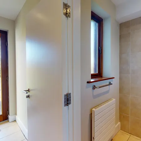 3 Bed By Trident Homes * Каслмартир