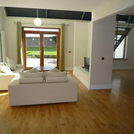 3 Bed By Trident Homes * Каслмартир